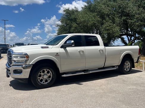 Used 2019 RAM 3500 Laramie RWD image 1