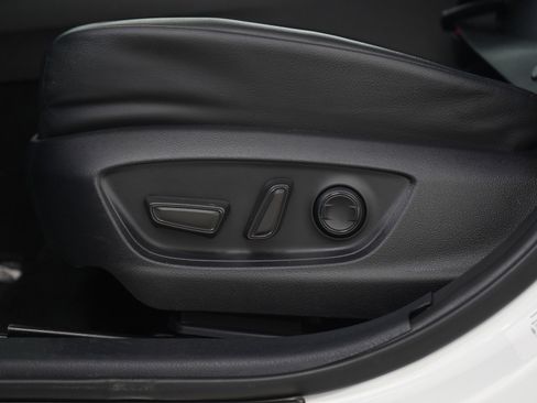 Used 2024 Toyota Camry SE image 21