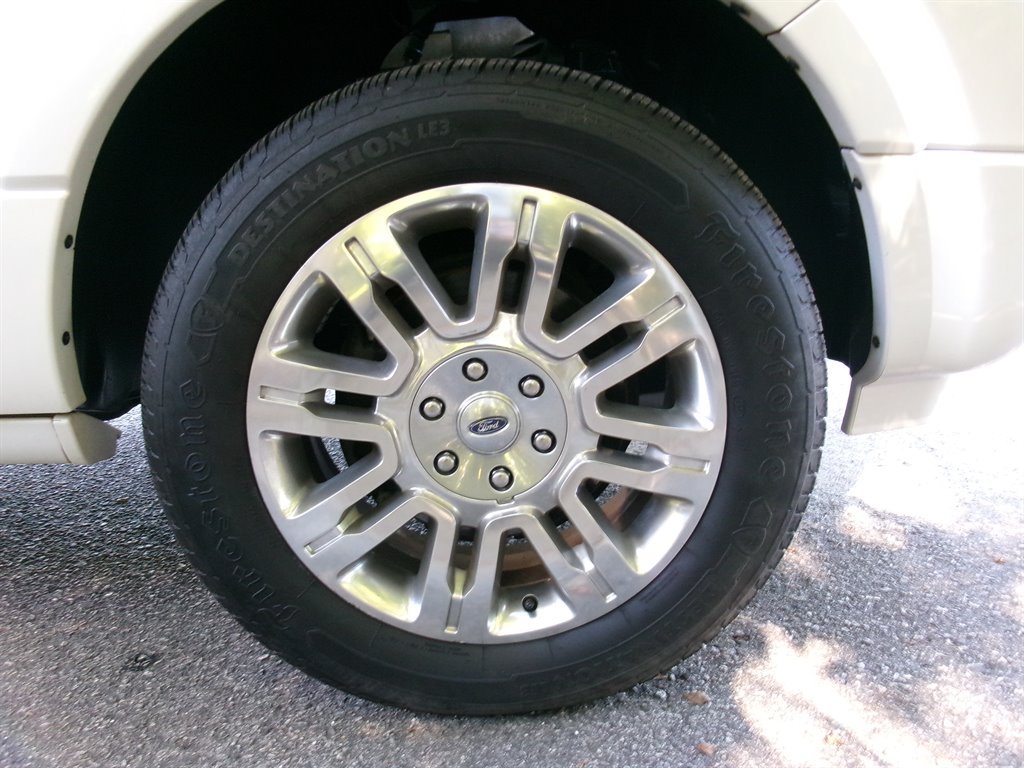 Used 2012 Ford Expedition Limited AWD/4WD image 46