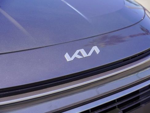 New 2026 Kia Niro LX FWD image 12