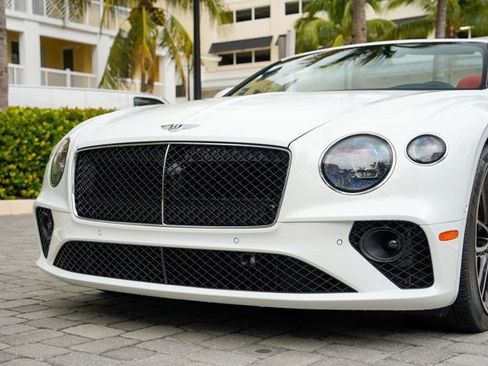 Used 2024 Bentley Continental GT V8 image 42