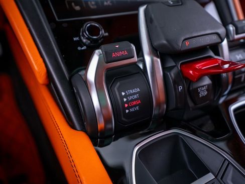 Used 2022 Lamborghini Urus AWD/4WD image 58