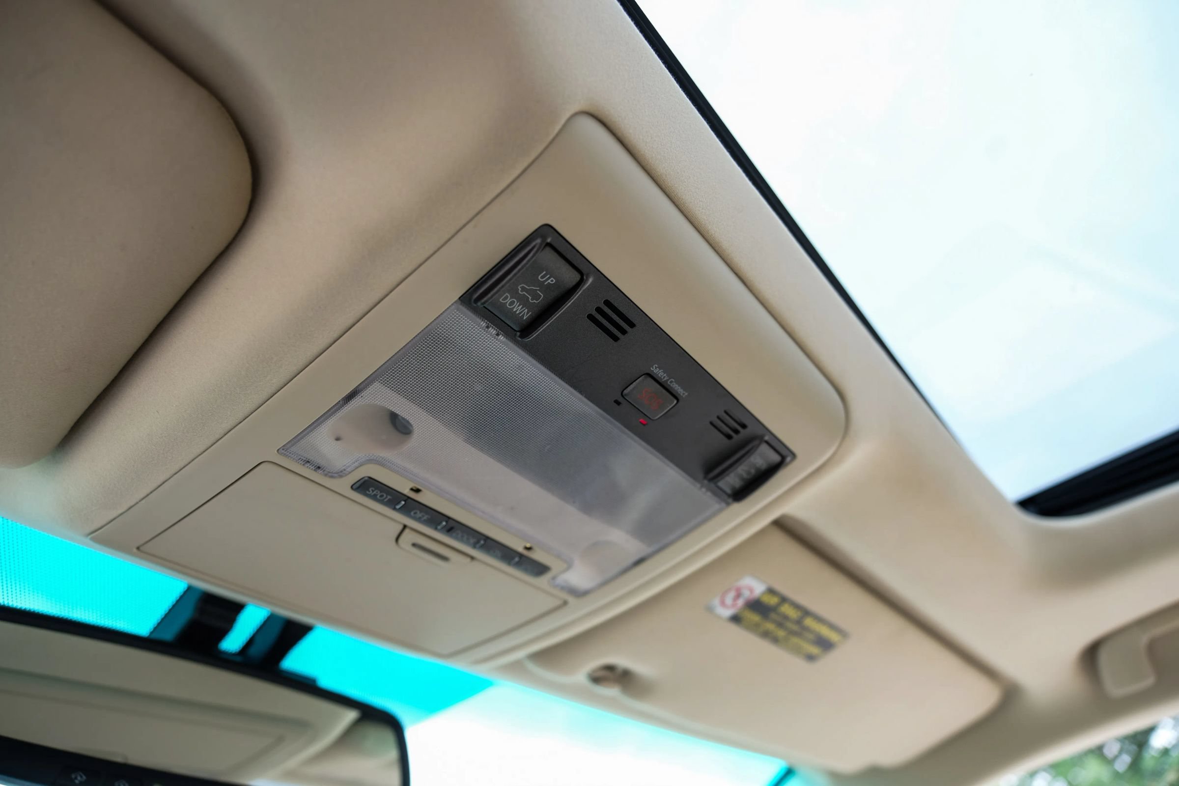 Used 2013 Lexus LX 570 4WD w/ Luxury Pkg image 37