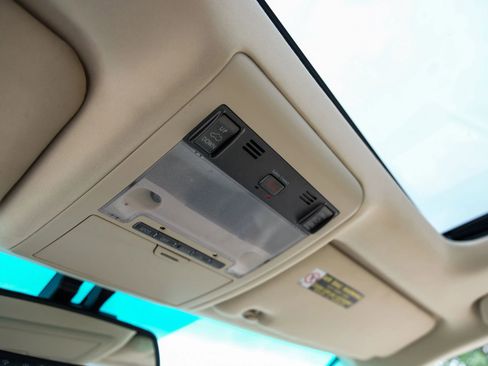 Used 2013 Lexus LX 570 4WD w/ Luxury Pkg image 37
