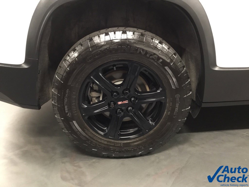 Used 2022 GMC Acadia AT4 w/ Technology Package AWD/4WD image 20