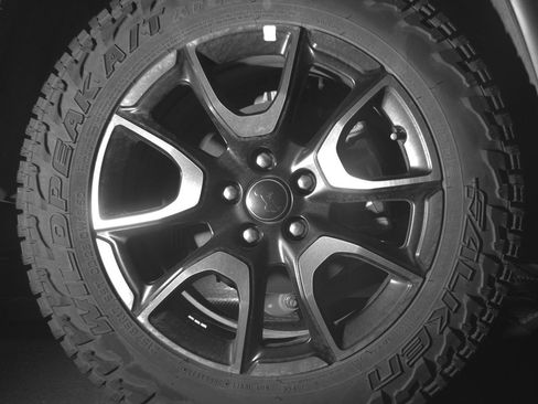 Used 2025 Jeep Compass Trailhawk AWD/4WD image 14
