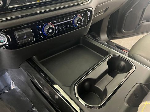 Used 2025 Chevrolet Silverado 2500 ZR2 w/ Technology Package AWD/4WD image 34