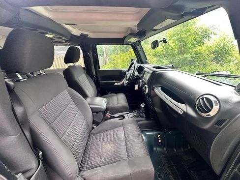 Used 2011 Jeep Wrangler Sahara w/ Dual Top Group AWD/4WD image 9