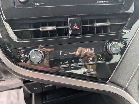Used 2024 Toyota Camry SE FWD image 14