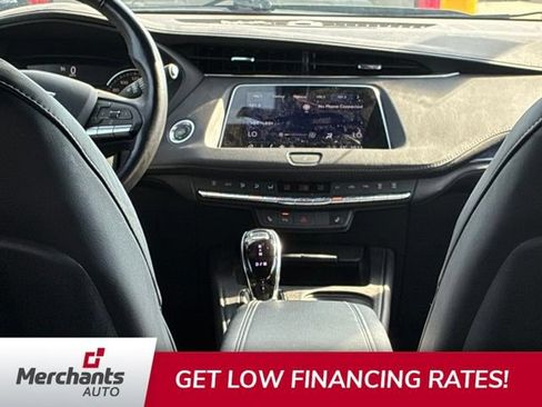 Used 2022 Cadillac XT4 Luxury w/ Cold Weather Package AWD/4WD image 7