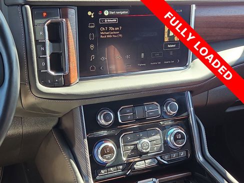 Used 2023 GMC Yukon Denali Ultimate image 18