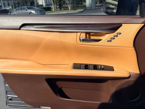 Used 2018 Lexus ES 350 w/ Ultra Luxury Package image 21