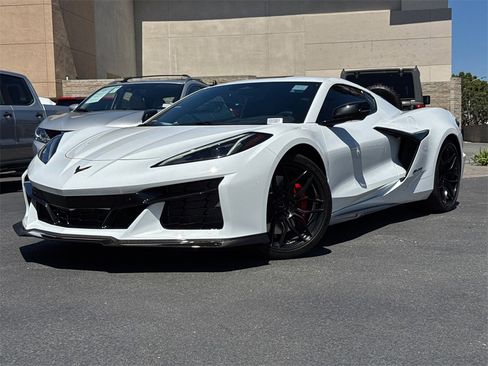 New 2025 Chevrolet Corvette Z06 w/ Battery Protection Package image 2