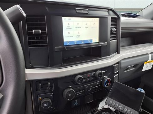 New 2025 Ford F550 4x4 Crew Cab Super Duty image 5