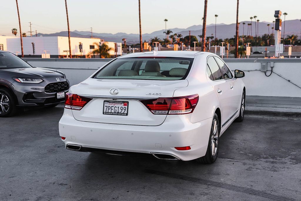 Used 2016 Lexus LS 460 w/ Comfort Package RWD image 9