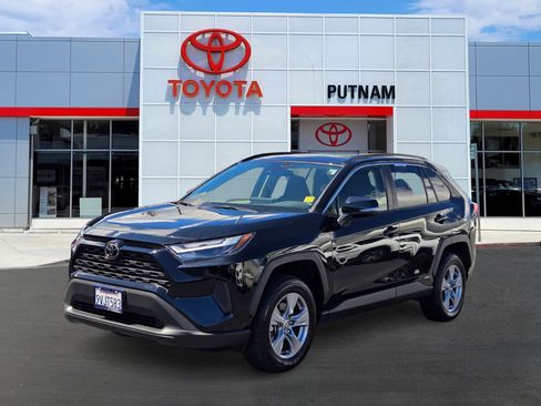 Used 2025 Toyota RAV4 XLE w/ Convenience Package image 8