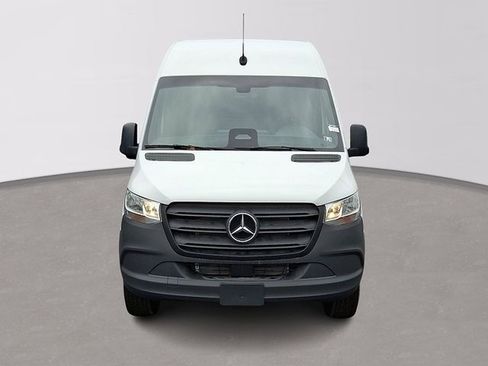 Used 2025 Mercedes-Benz Sprinter 2500 image 2