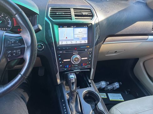 Used 2017 Ford Explorer Limited w/ Equipment Group 301A image 10