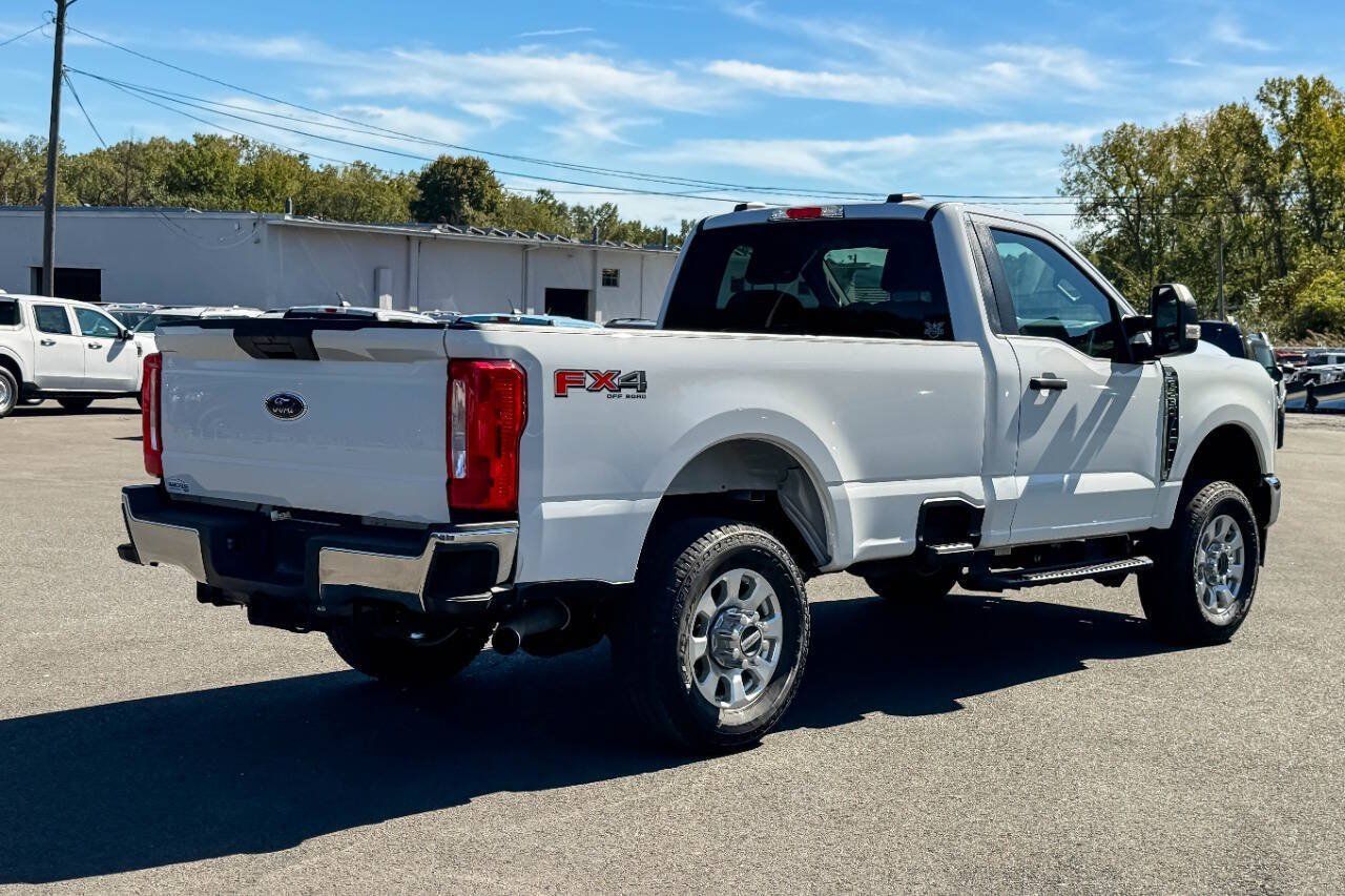 Used 2024 Ford F250 XLT w/ FX4 Off-Road Package AWD/4WD image 3