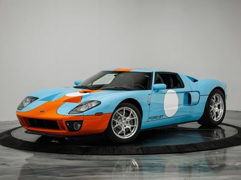 Used 2006 Ford GT image 1