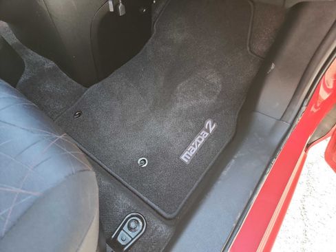 Used 2011 MAZDA MAZDA2 Sport FWD image 26