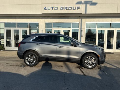 Used 2020 Cadillac XT5 Premium Luxury FWD image 2