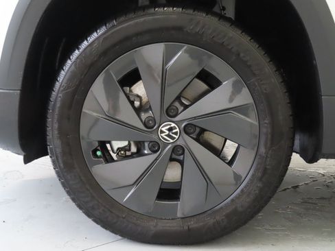 New 2026 Volkswagen Taos S FWD image 27