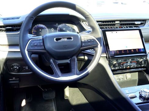 New 2025 Jeep Grand Cherokee L Limited image 23