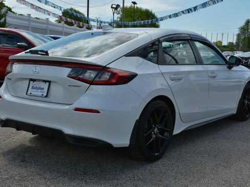 Used 2025 Honda Civic Sport image 4