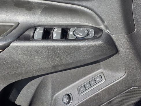 Used 2023 Chevrolet Equinox Premier image 19