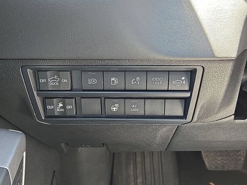 Used 2024 Toyota Tundra Platinum AWD/4WD image 24
