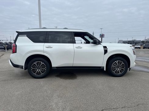 New 2026 Nissan Armada SL w/ Captain's Chari Seat Package image 7