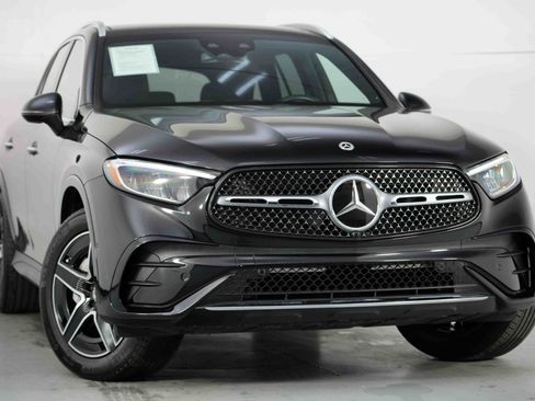 Used 2024 Mercedes-Benz GLC 300 w/ AMG Line image 4