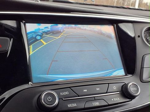 Used 2019 Buick Envision Essence FWD image 8