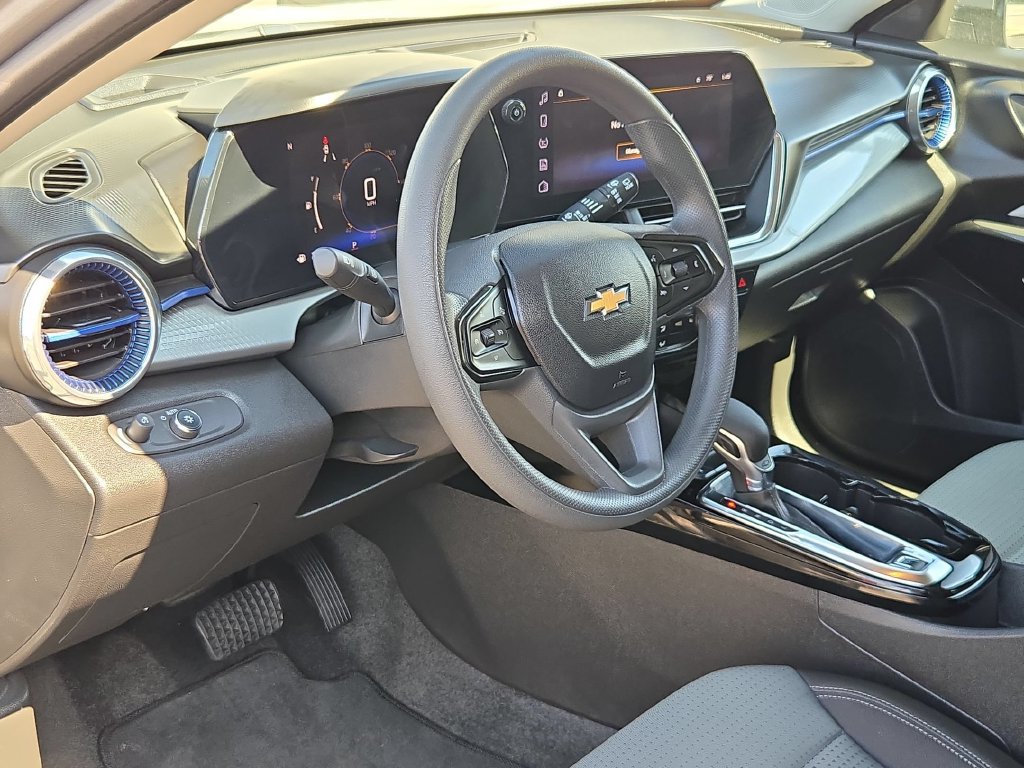 Used 2026 Chevrolet Trax LT FWD image 15