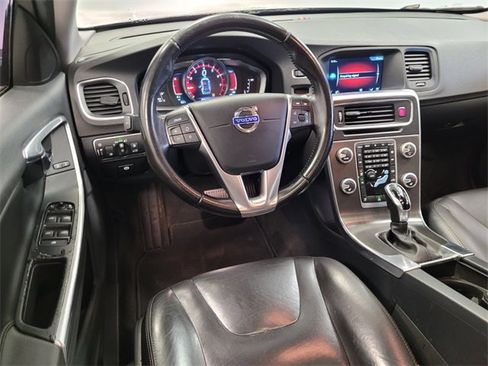 Used 2016 Volvo V60 T5 Premier image 12