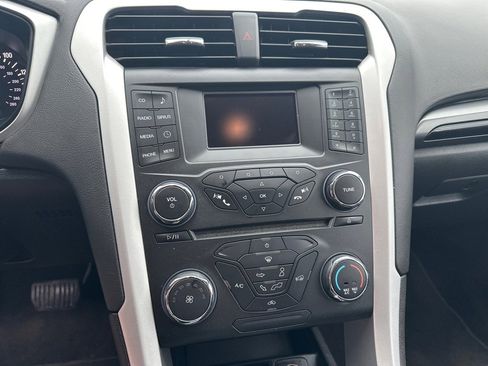 Used 2015 Ford Fusion SE w/ Equipment Group 201A FWD image 22