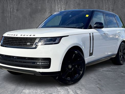 Used 2023 Land Rover Range Rover SE image 1