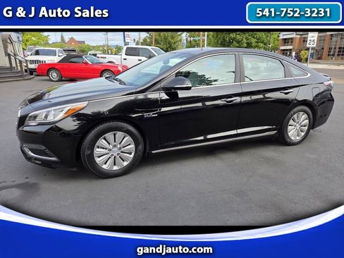 Used 2016 Hyundai Sonata SE FWD image 1