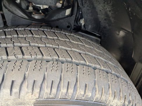 Certified 2024 Nissan Titan Platinum Reserve w/ Moonroof Package image 10