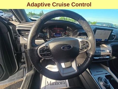 Used 2022 Ford Explorer XLT w/ Equipment Group 202A AWD/4WD image 11