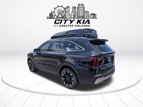Used 2025 Kia Sorento EX FWD image 3