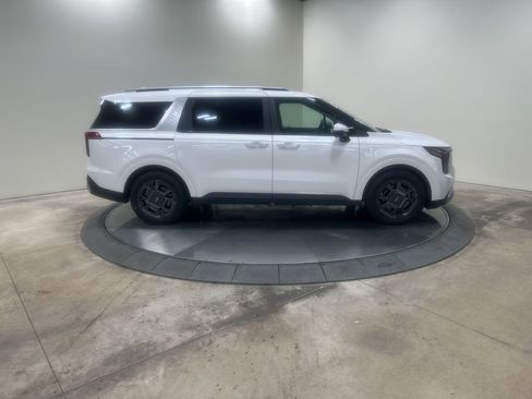 New 2026 Kia Carnival EX image 4