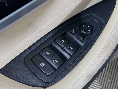Used 2018 BMW X1 xDrive28i AWD/4WD image 9