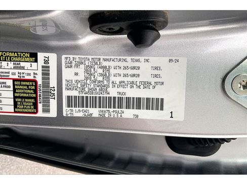Used 2025 Toyota Tundra Limited w/ TRD Off-Road Package AWD/4WD image 35