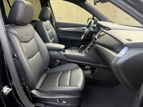 Used 2024 Cadillac XT6 Luxury FWD image 17