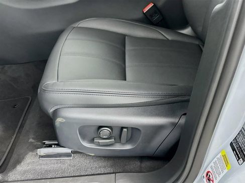 Used 2026 Land Rover Range Rover Evoque S image 22