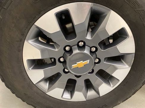 Used 2024 Chevrolet Silverado 2500 Custom w/ Custom Value Package AWD/4WD image 27