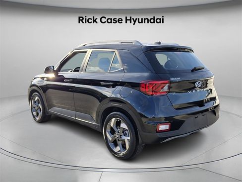 Certified 2024 Hyundai Venue SEL image 7