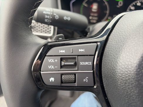 Certified 2025 Honda Civic Sport image 15